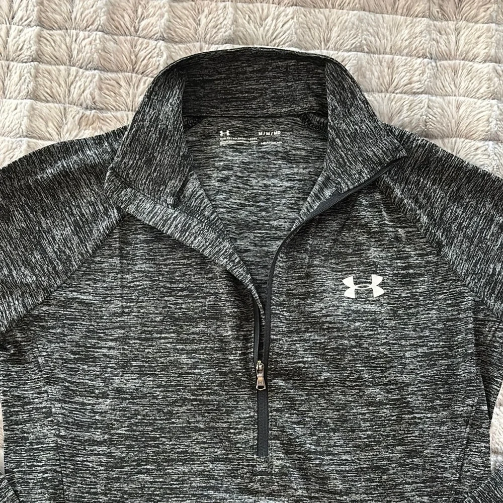 Under Armour Black and Gray Quarter-Zip Pullover size medium Heather Black